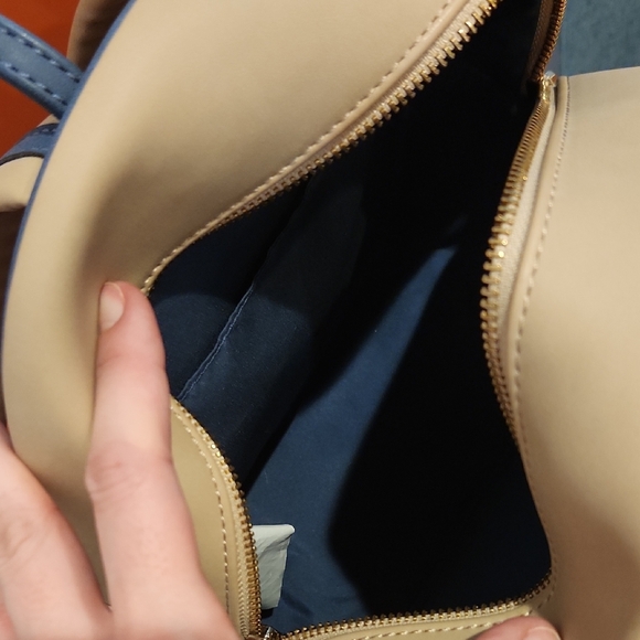 Loungefly Animal Kingdom Safari -Like New! - Picture 8 of 8